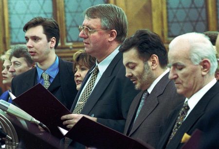 Srbija još uvijek bez odluke u predmetu protiv Šešelja i ostalih za nepoštivanje Haškog tribunala