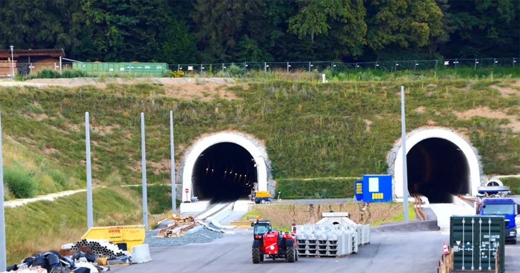 Za bržu vezu s Jadranom otvoren je tunel dug 33 km