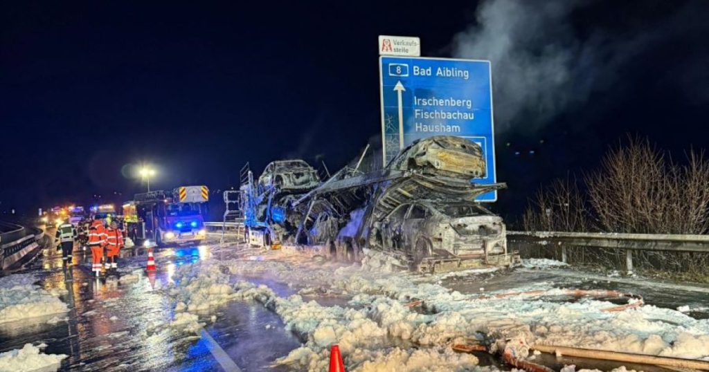 Izgorio je šleper vozača iz Bosne i Hercegovine sa natovarenim mercedesom