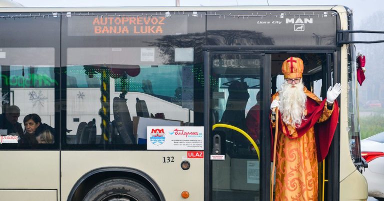 U utorak vožnja sa Svetim Nikolom i Djedom Mrazom u Banja Luci
