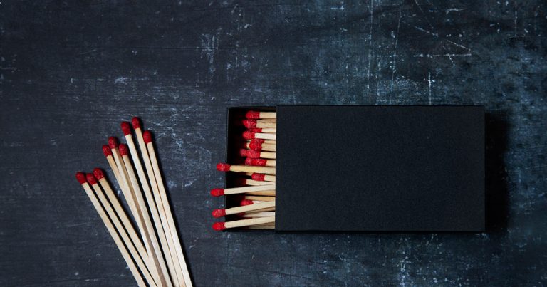 Genijalan trik sa šibicama će spasiti svaku uvenuću biljku Genijalan trik sa šibicama će spasiti svaku uvenuću biljku