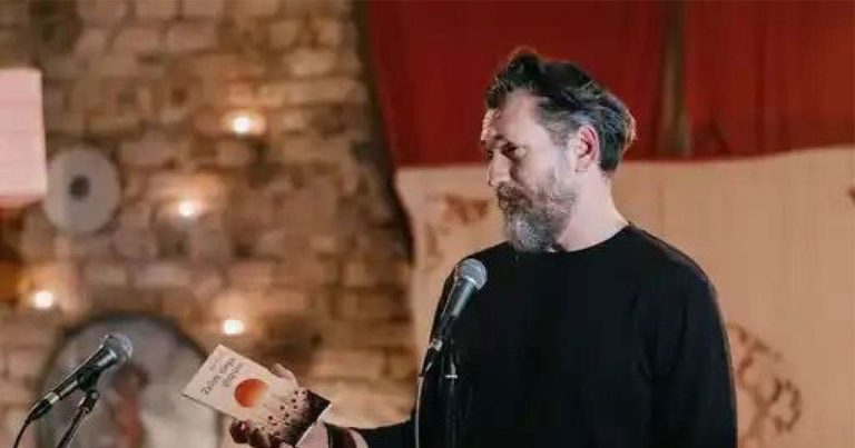 Jasmin Porobić predstavio zbirku pjesama “Hoću te glupa”