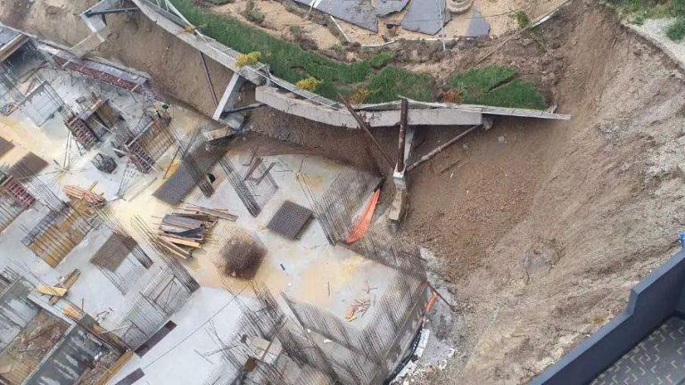 Urušavanje puta u Kragujevcu: Ugrožen jedan od najvažnijih naučno-istraživačkih objekata u Srbiji Urušavanje puta u Kragujevcu: Ugrožen jedan od najvažnijih naučno-istraživačkih objekata u Srbiji