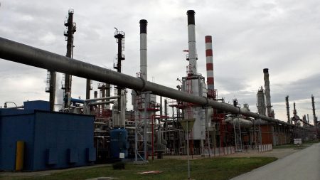 Oglasio se Gaspromnjeft: NIS prilagodio poslovanje sankcijama