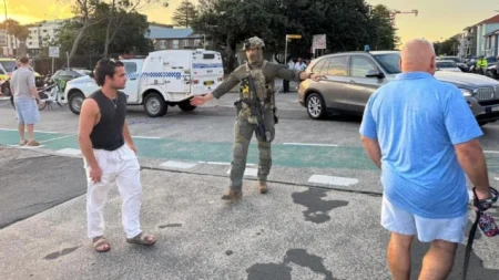 Pucnjava na plaži Bondi u Sidneju, policija pozvala ljude da izbjegavaju to područje