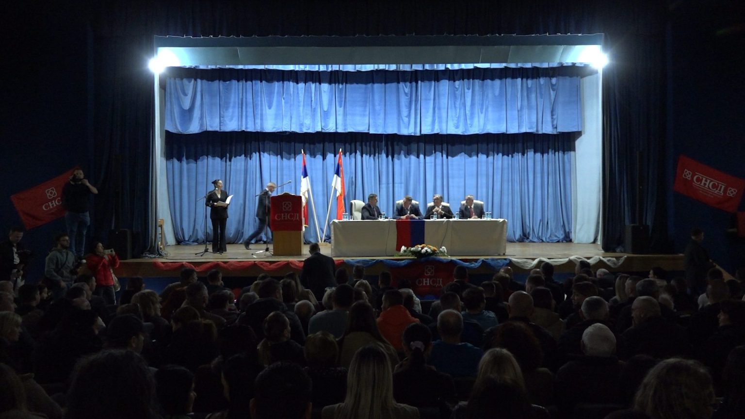 Dodik se izvinio Bošnjacima za uvrede tokom kampanje, a onda ih nastavio