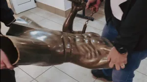 Bruce Lee se vratio kući: Legendarni kip ponovo u parku Zrinjevac