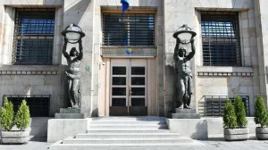 Povećani osnovica i naknade: Budžet 2025. jača državnu administraciju, a šta je sa državom