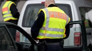 Užas u Njemačkoj: Maloljetnici mačetom napali vlasnika kioska, amputiran mu je palac