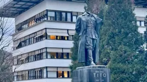 Odsjekao je glavu sa Titovog kipa – Sad je objasnio zašto je to uradio