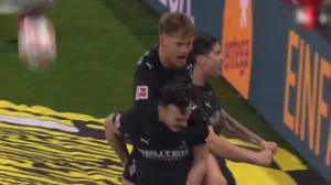 (FOTO) Veliko priznanje za Harisa Tabakovića: Bh. napadač preuzeo svoju zasluženu nagradu