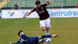 (FOTO) Šta će reći Plavi? Sarajevo u prodaju pustilo posebne majice posvećene derbiju