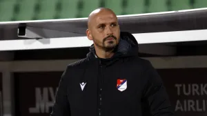 Miloš Gigović umalo dosudio skandalozan penal za Slogu, VAR spasio stvar