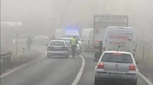 Strava na putu M-17: Poginuo pješak, kamiondžija stao da mu pomogne pa i njega udarilo vozilo