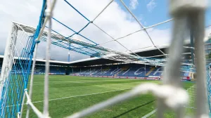 (VIDEO) Manijaci napravili bakljadu u završnici prvog poluvremena