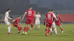 (FOTO) Ne smije ništa da zafali: Ovako se iz VIP lože pratila utakmica Sloga – Velež (FOTO) Ne smije ništa da zafali: Ovako se iz VIP lože pratila utakmica Sloga – Velež