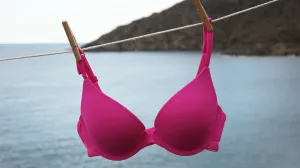 Recite zbogom tragovima pudera: Ovo sredstvo uklanja fleke s košulje za sekundu