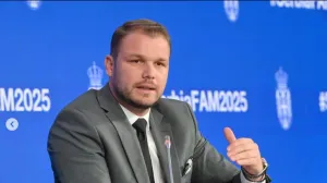 Desingerica odgovorio Stanivukoviću – Ja sam tata, džaba šišam ljude, a njegov moral znamo..