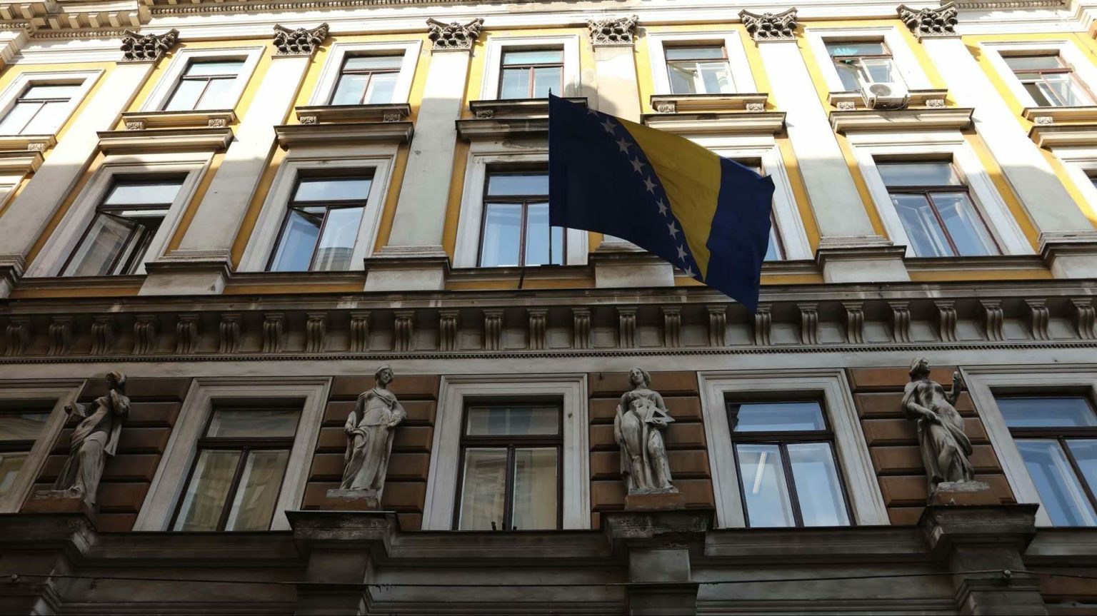 Za devet sudija i tužilaca tokom suspenzije isplaćeno gotovo dva miliona maraka