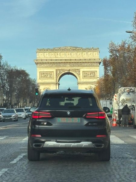 Francuske vlasti tolerišu: Bojana Kondić-Panić otuđila diplomatske tablice koje pripadaju Ambasadi BiH, za hiljadu eura u Parizu osnovala privatnu firmu Biro Srpske koja se finansira iz Budžeta RS!