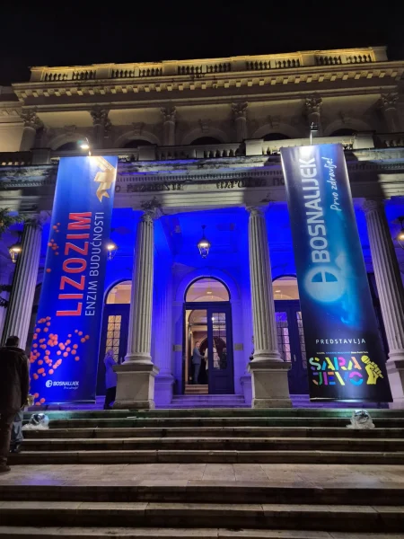 U Narodnom pozorištu održana promocija knjige Lizozim – enzim budućnosti, večer za pamćenje uz mjuzikl Sarajevo moje drago