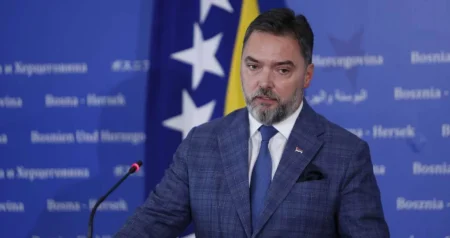 Košarac: Sarajevo se grije zahvaljujući Dodiku i Putinu, sada aplaudira EU jer im to ukida