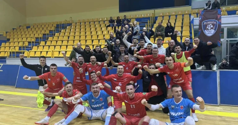 Kakva drama! Sarajevo ispustilo nemoguće, golman Sloge u posljednjoj minuti postigao gol za ludnicu Kakva drama! Sarajevo ispustilo nemoguće, golman Sloge u posljednjoj minuti postigao gol za ludnicu