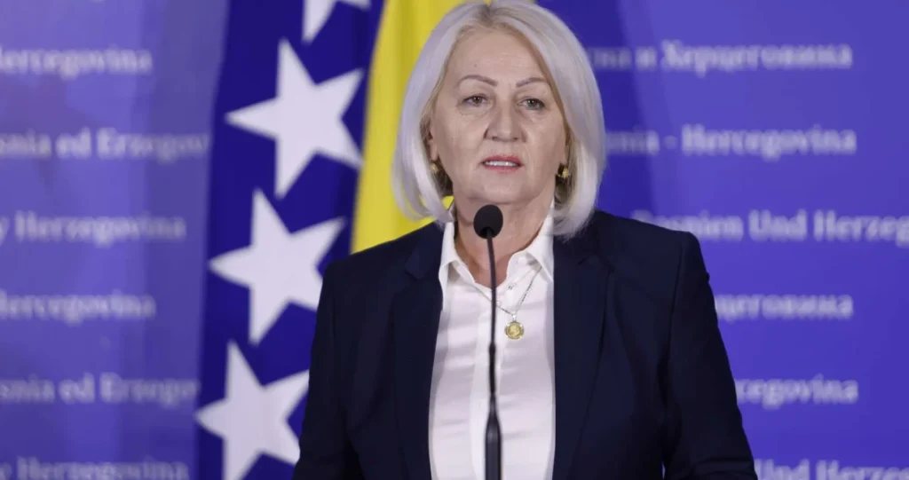 Trojka poručuje: Samo jedan potpis Borjane Krišto stoji između otvaranja pregovora i nastavka blokade