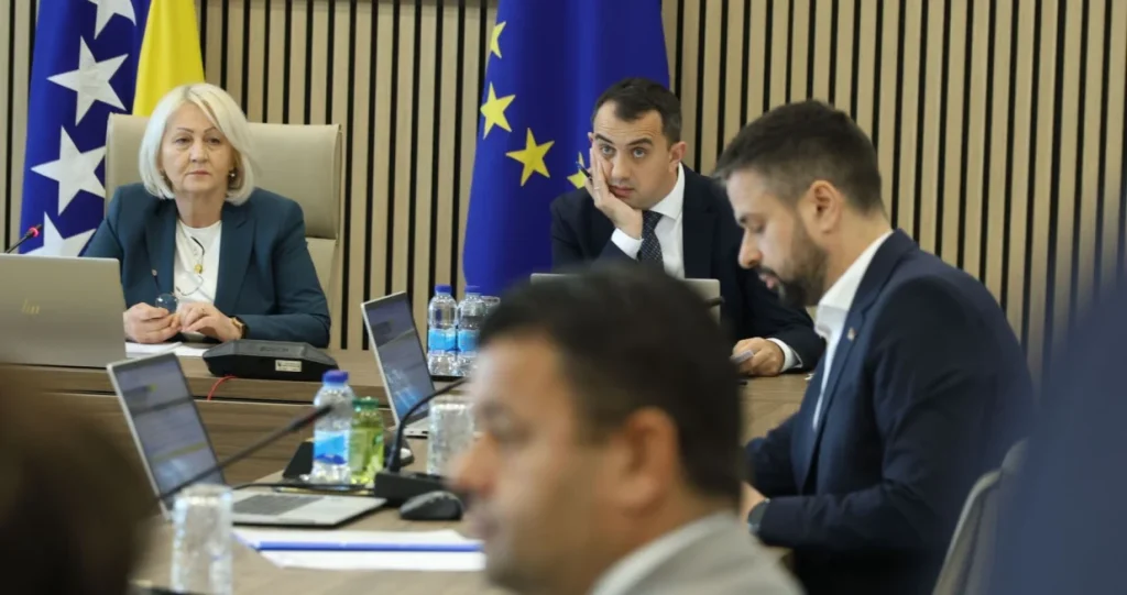 SNSD ne radi ništa drugo nego samo ucjenjuje: Potpis Borjane Krišto sve rješava