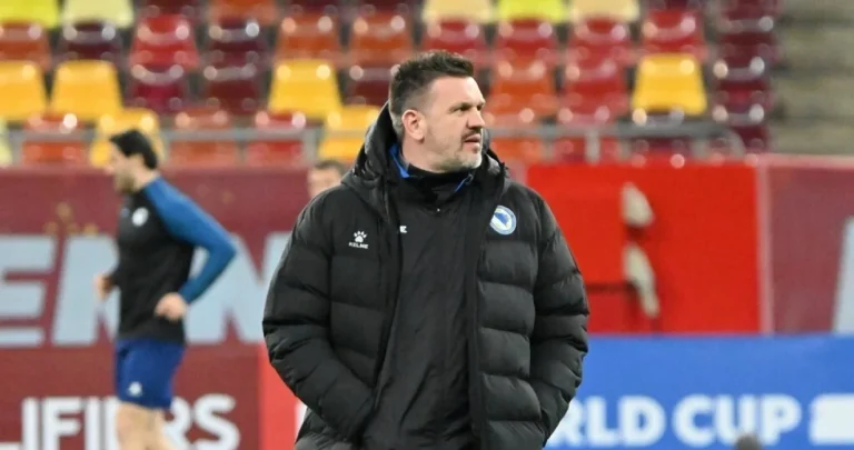 Trener i kapiten Karlsruhera šokirani odlukom uprave da smijeni Zlatana Bajramovića Trener i kapiten Karlsruhera šokirani odlukom uprave da smijeni Zlatana Bajramovića