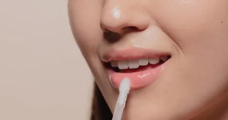 Šta muškarci ne vole kod žena: Korekcije usana i obrva na vrhu liste