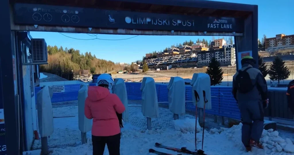 (FOTO) Bjelašnica okupana suncem: Skijaši spremni da isprobaju staze