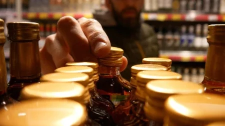 Saudijska Arabija proširila pristup prodavnici alkohola za nemuslimanske stanovnike