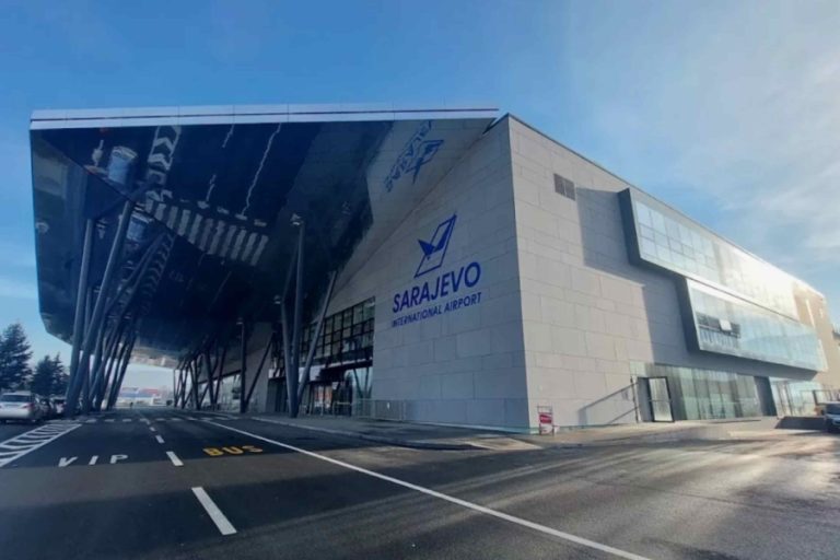 BAHATOST STIGLA NA NAPLATU: Haos na Aerodromu Sarajevo, jedna od najvažnijih kompanija u PRAVNOM VAKUMU! BAHATOST STIGLA NA NAPLATU: Haos na Aerodromu Sarajevo, jedna od najvažnijih kompanija u PRAVNOM VAKUMU!