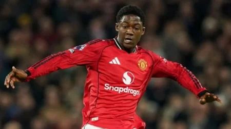 Mainoo na raskrsnici: United traži ogroman novac, a on traži minutažu