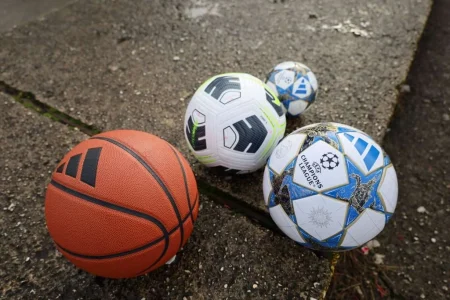 Kroz projekt Ostavi svoj pečat provedene fotoradionice i donirani sportski rekviziti