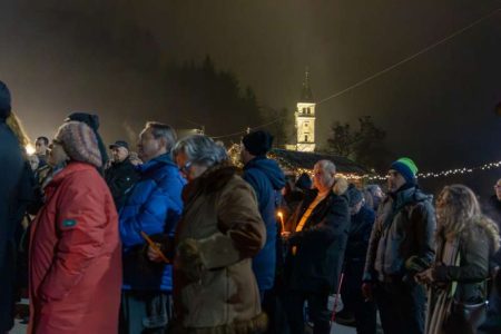Kraljeva Sutjeska započela manifestaciju Advent i Božić