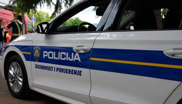 Petorici maloljetnika iz Metkovića istražni zatvor zbog napada na maloljetnike iz BiH Petorici maloljetnika iz Metkovića istražni zatvor zbog napada na maloljetnike iz BiH