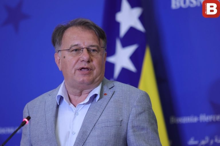 UŽARILI SE TELEFONI U SAVEZU, POZIVI STIŽU SA SVIH STRANA: Penzioneri traže od Nermina Nikšića da kaže šta je sa penzijama…