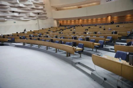 Poslanici po hitnom postupku razmatraju prijedlog izmjena i dopuna Izbornog zakona BiH