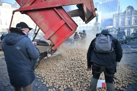 Više od 50 tona otpada očišćeno nakon protesta poljoprivrednika u Briselu
