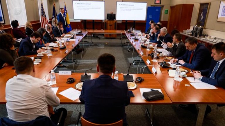 Amerikanci jasni o Južnoj interkonekciji: Bez ustupaka političarima Amerikanci jasni o Južnoj interkonekciji: Bez ustupaka političarima