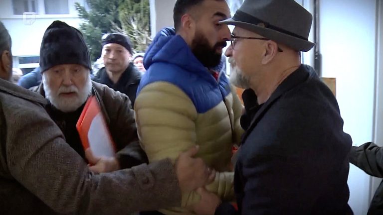 Monopolizam podijelio i umjetnike u Udruženju likovnih umjetnika u BiH Monopolizam podijelio i umjetnike u Udruženju likovnih umjetnika u BiH