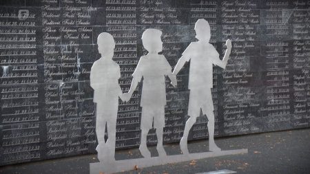 Grad heroj, zločinci nekažnjeni: Gdje su zaglavile optužnice za ubistva djece i civila Goražda