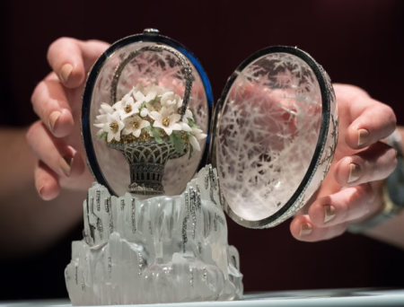 Carsko remek-djelo Fabergéa oborilo rekord: Zimsko jaje prodano za 30 miliona dolara