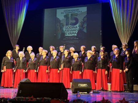 Božićni koncert u BKC-u Tuzla: Ženski pjevački zbor Slovenčice