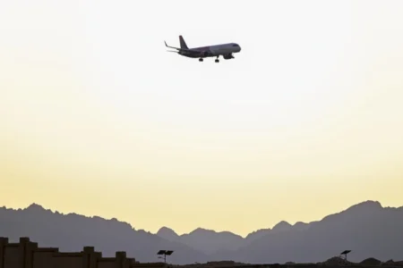 Hiljade letova otkazano zbog historijske zimske oluje koja pogađa SAD