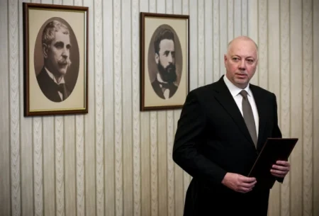 Predsjednik Bugarske Rumen Radev najavio ostavku i poručio: Idemo na izbore