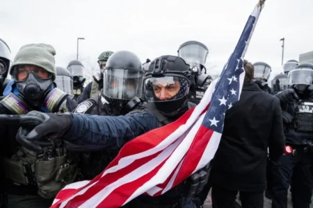 Hapšenja demonstranata u Minneapolisu tokom protesta protiv imigracione politike Hapšenja demonstranata u Minneapolisu tokom protesta protiv imigracione politike
