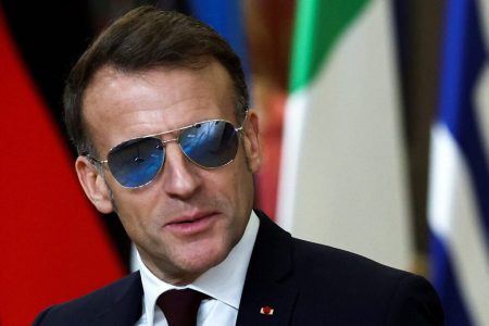 Macronove naočale od 659 eura pogurale dionice proizvođača